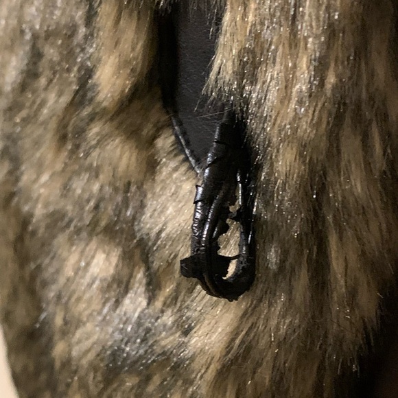 Faux Fur Vest by LUZ size Small - Picture 5 of 16